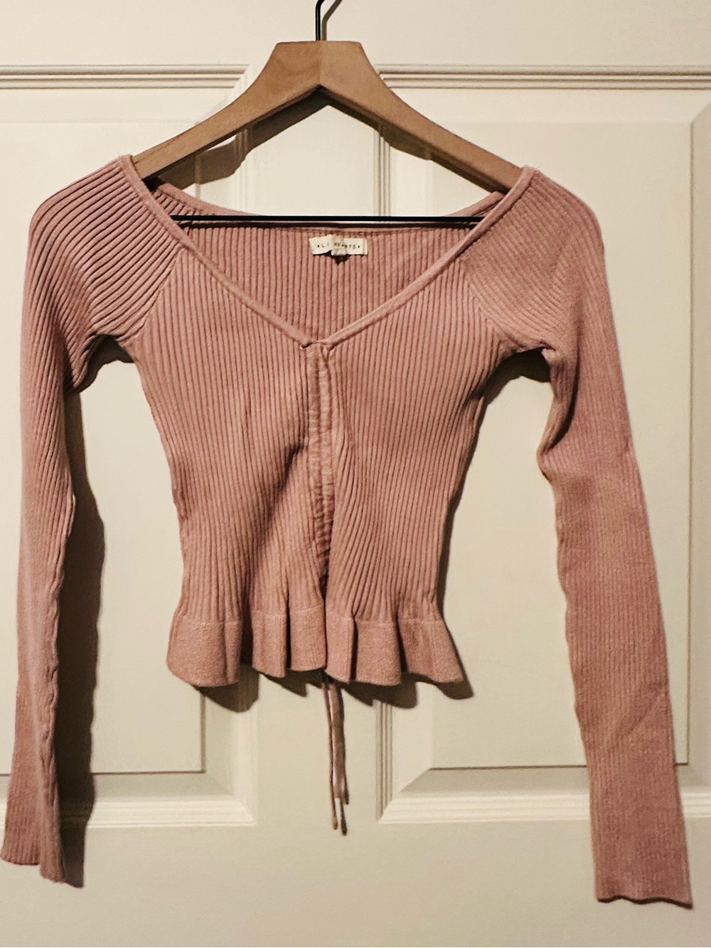 L.A. Hearts | Sweater | L.A. Hearts Fitted Ribbed V-Neck Peplum | Pink